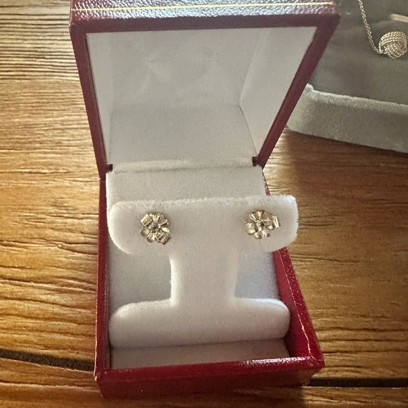 Tiffany Sterling Silver Twist Knot Earrings and Matching Pendant, w/16" Chain - Picture 3 of 8